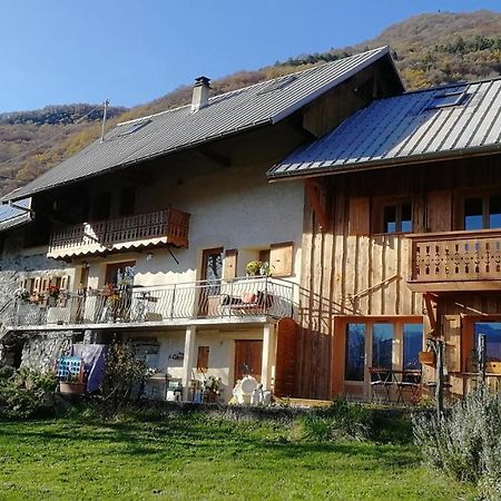 Bed and Breakfast La Gravinette Cruet Экстерьер фото