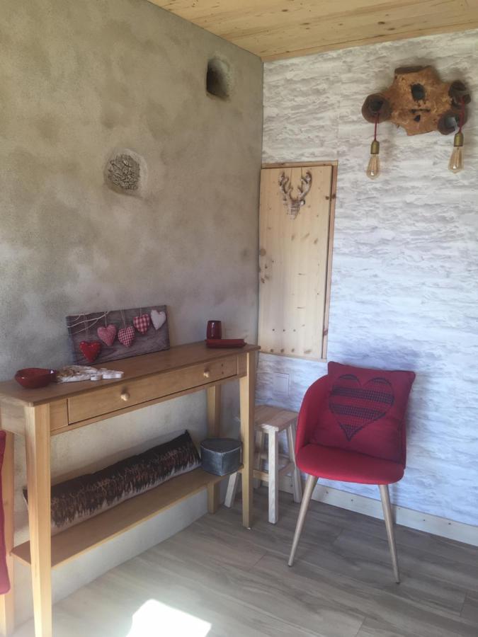 Bed and Breakfast La Gravinette Cruet Экстерьер фото